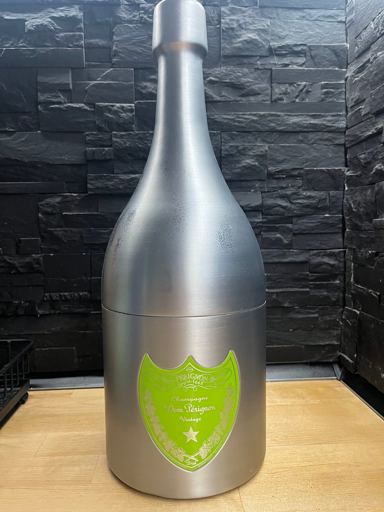 Dom Pérignon - Marc Newson - Συντηρητής σαμπάνιας -  Σχήμα μπουκαλιού με πράσινη ετικέτα, ταιριάζει σε magnum ή μπουκάλι. - Αλουμίνιο #1.0