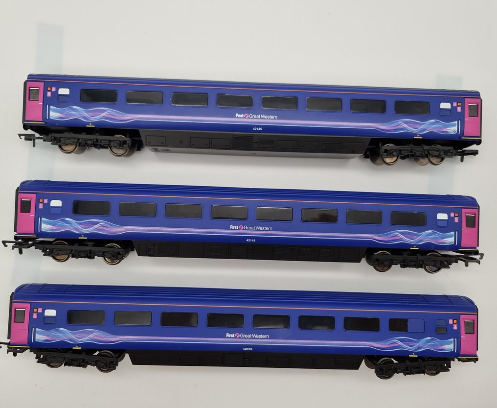 Hornby H0 - R4370G, R4370D - Modelltogvogn (3) - Personbil Hornby First Great Western Mk3 Standard turist åpen vogn - i topp stand! - Great Western #2.1