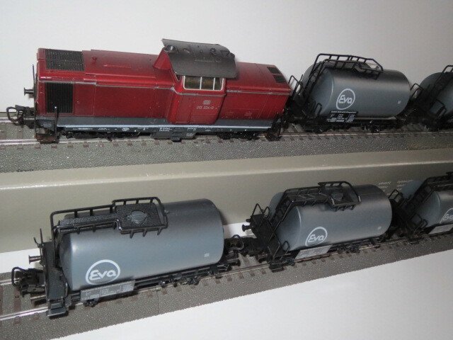 Märklin H0 - 2855 - Vasútmodellek (1) - 7 részes készlet BR212-vel és 6 'Eva' kazánkocsival, MFX és hanghatással. - DB #3.2