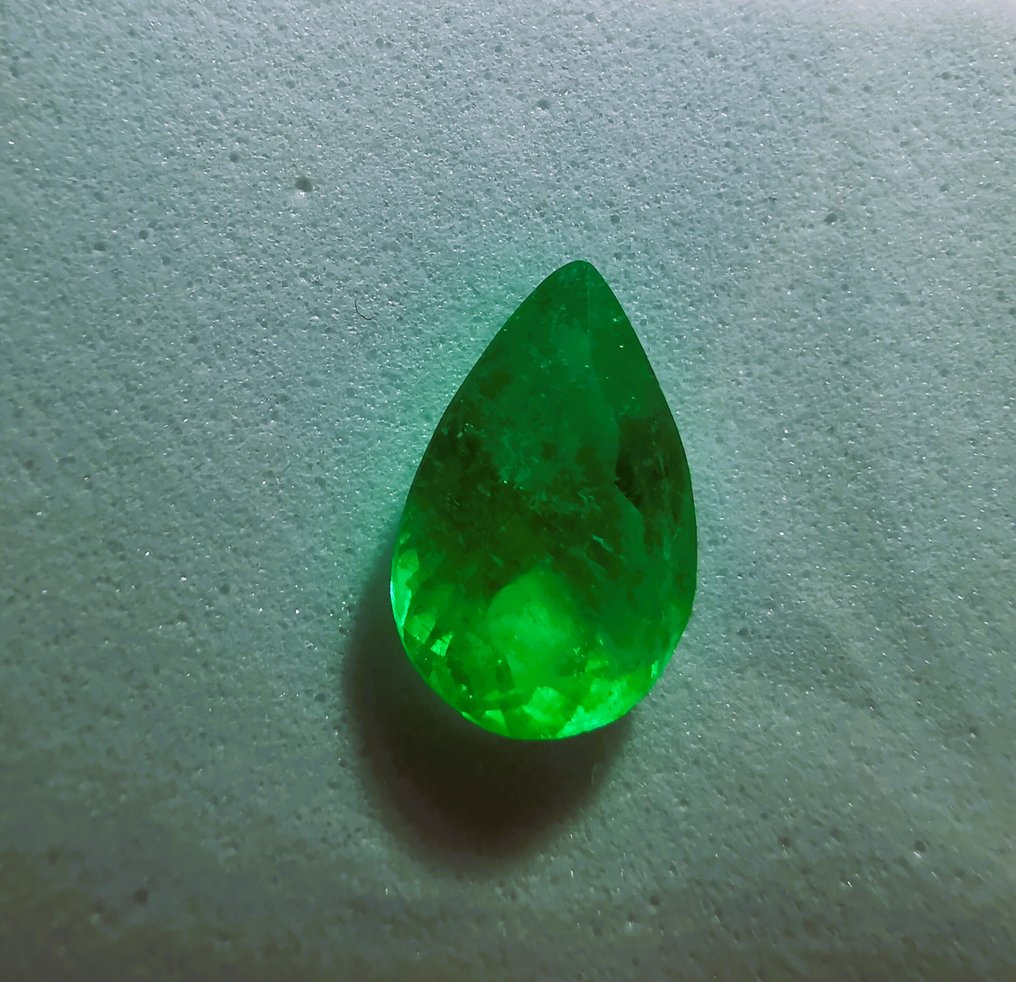 没有保留价 - 1 pcs 绿色 祖母绿 - 2.10 ct - 西班牙宝石学院(IGE) #1.0