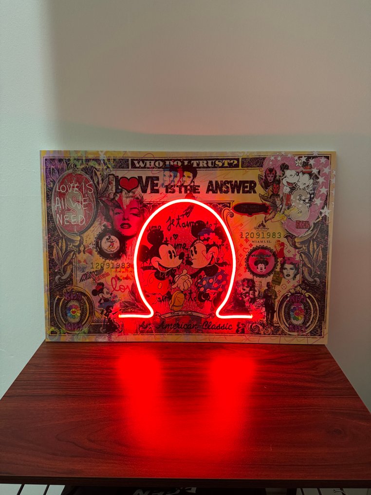 LEDMansion - LOVE IS ALL WE NEED V.1. | Led Wall Artwork #1.0