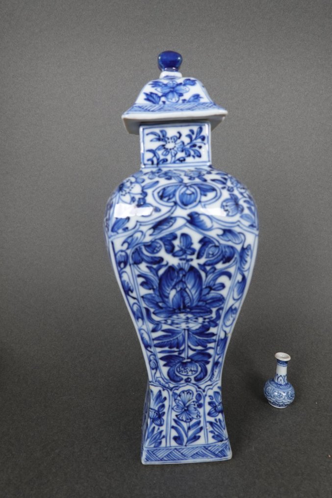 Vase - Porcelain - China - Kangxi (1662-1722) - Including original lid! #3.2