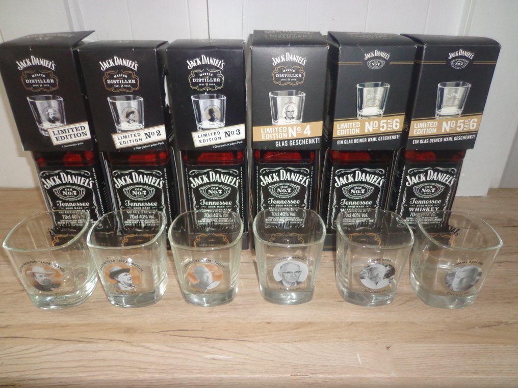 Jack Daniel's 8 years old Old No 7 w/ Master Distiller Shot Glasses Limited Edition No 1 through No 6  - b. Década de los 2000 - 70 cl - 6 botellas  #1.0