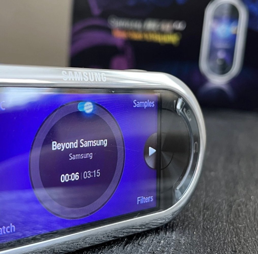 Samsung M7600 BeatDJ - Mobile phone (1) - In original box #1.0