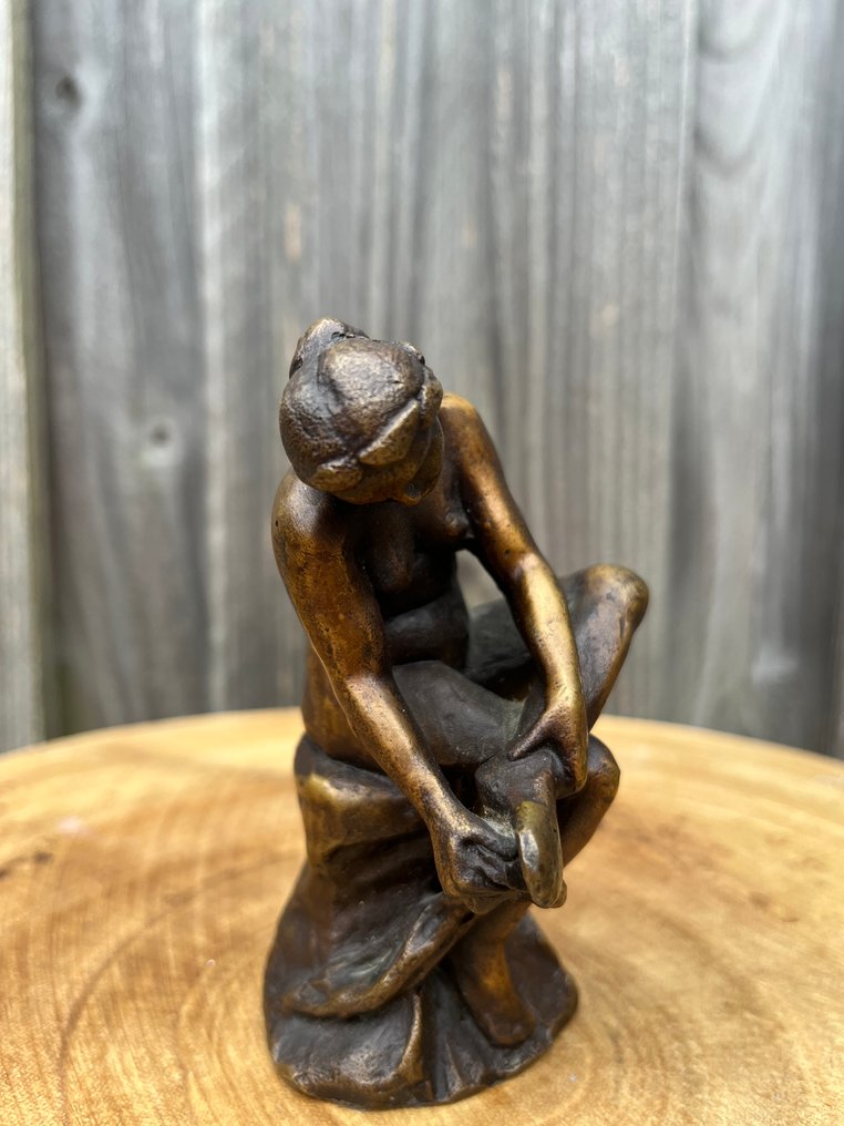 Statue, Zittende vrouw - 11 cm - Bronze #1.0