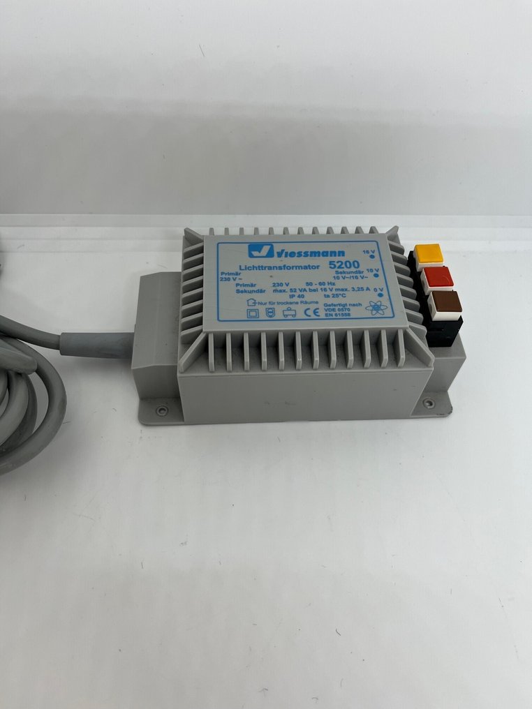 Viessmann Alle schalen - 5200 - Model train lighting (1) - Light transformer 16 V; power cable with European plug; three terminal connections: brown, red, #1.0