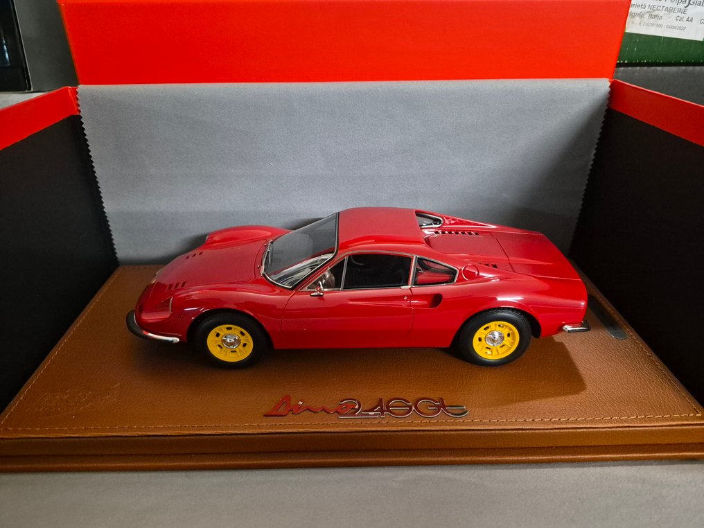 BBR 1:18 - Modell sportsbil - Ferrari 246 Dino rosso + yellow rims - P18150G #1.0