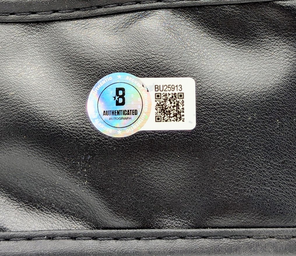 Stipe Miocic - MMA Glove  #4.3