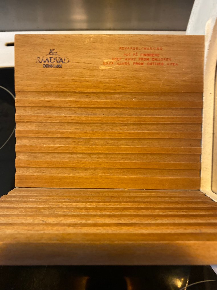 Raadvad - Ove Larsen - Bread slicer -  294 - Stainless steel, Cast iron, Beech #4.3