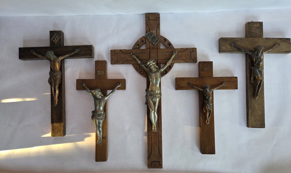 哥特式风格 (十字架状)耶稣受难像 (5) - 铜、黄铜和铁 - 1940-1950, 1930-1940 - 大型古典十字架  #1.0