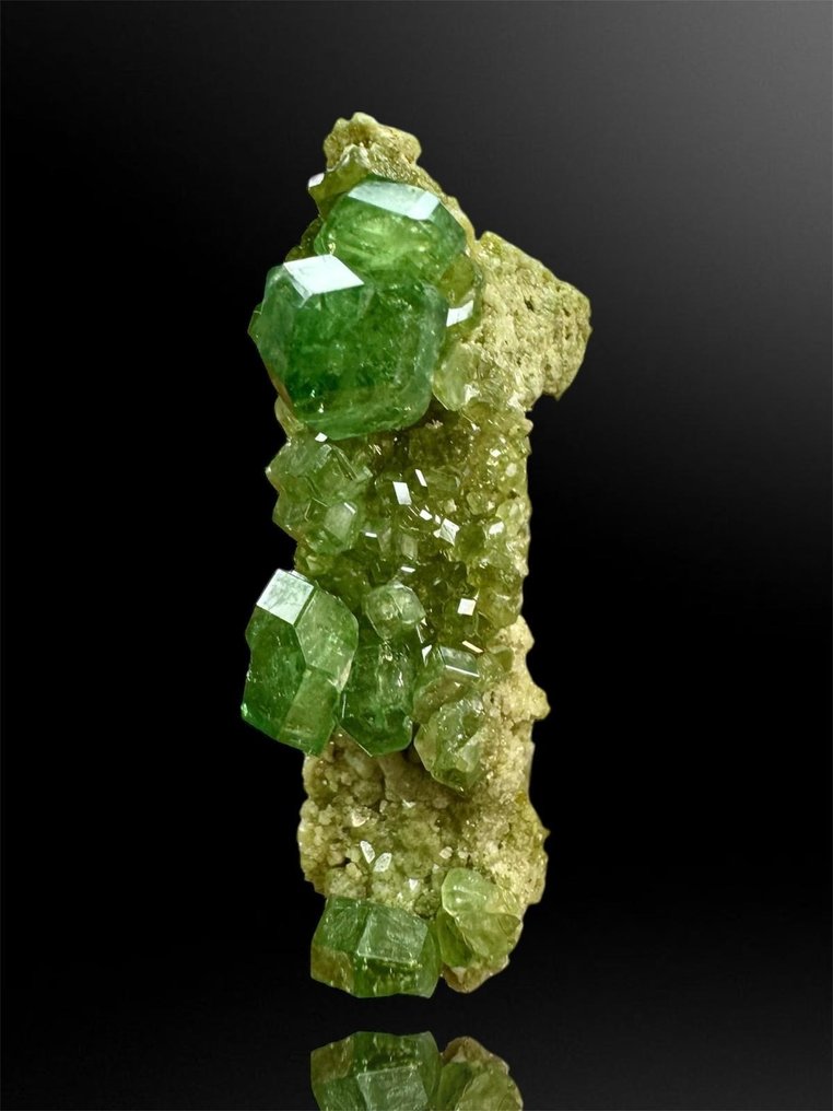 Granato Demantoide 礦物收藏 - 高度: 4.2 cm - 闊度: 2 cm- 14 g - (1) #1.0