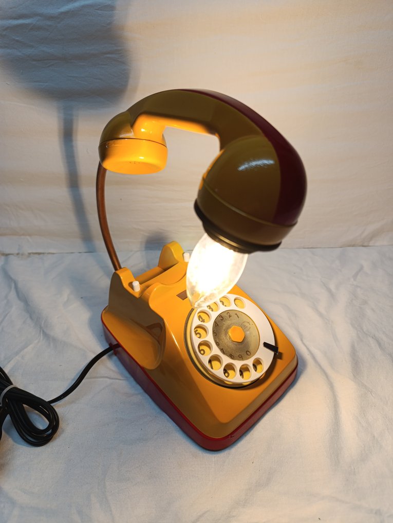 Lampada da tavolo - Telefono Sip/Italtel trasformato in lampada- Plastica-Rame #1.0