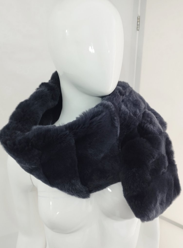 Artisan Furrier - Rex Cincillà Double face - Sál #2.1