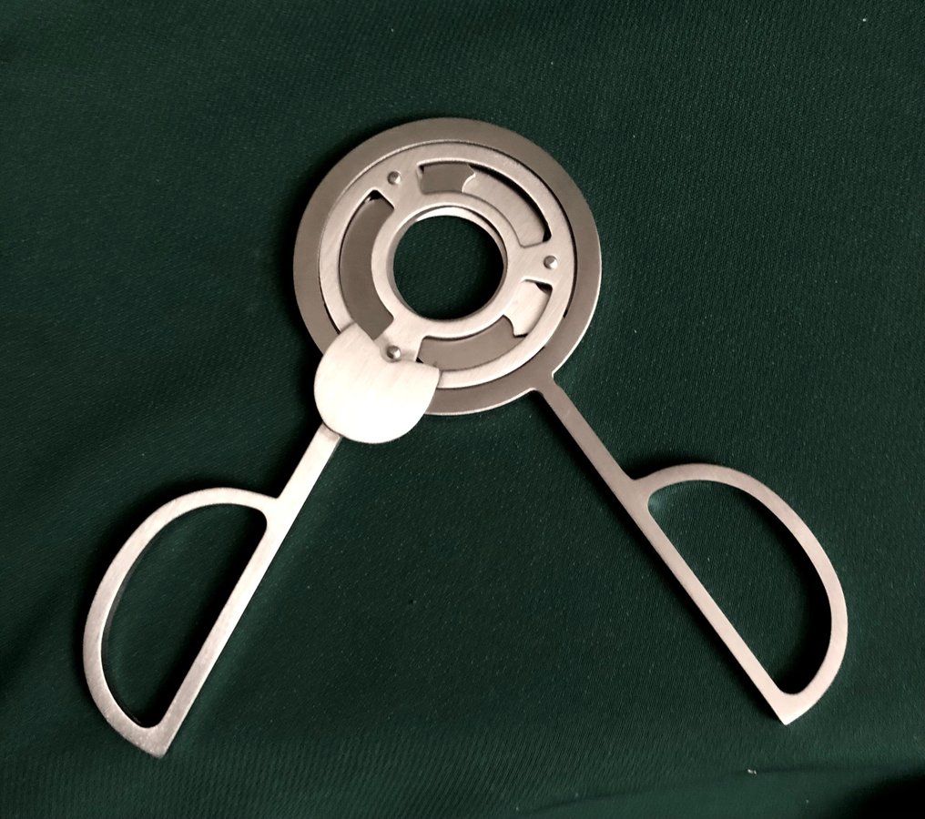 Ingen reservasjonspris - Sigar kutter - En utmerket, mate steel, sigarkutter, ca. 2000-tallet, stor, skrivebord sigarkutter. - mate stål #3.2