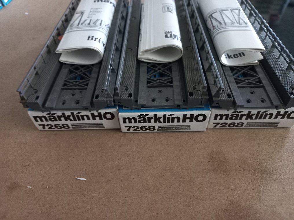 Märklin H0 - 7263 / 7267 / 7269 / 7268 / 7253 / 7252 / 7251 / 7262 - Model train bridge parts (53) - Bridge sections, pillars, backfill plates, and driveways 7263/7267/7269/7268/7253/7252/7251/7262 #4.3