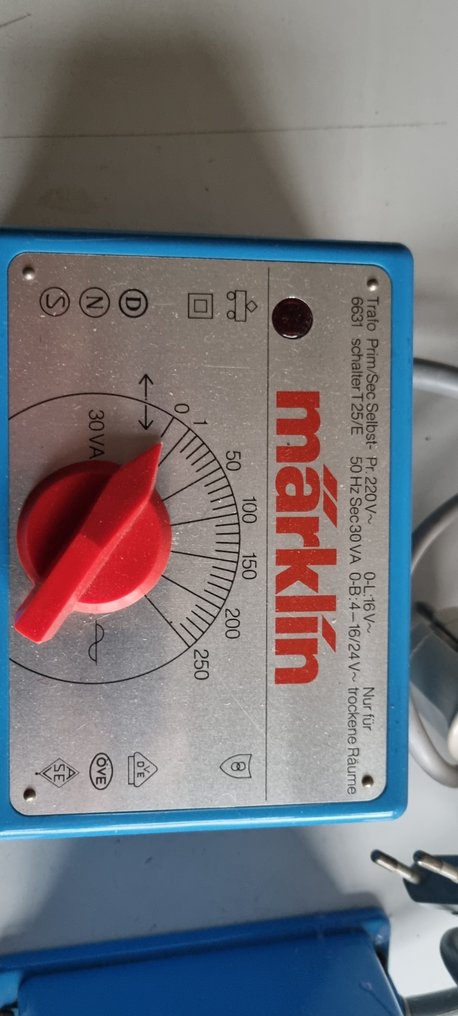 Märklin H0轨 - 6131 - 变压器 (2) - 重型塑料变压器，容量30 VA，带控制灯 #1.0