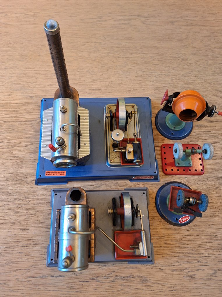 Ατμομηχανή (5) - Wilesco - Μέταλλο, Χάλυβας, Ορείχαλκος, Αλουμίνιο - 1950-1980 - δύο ατμομηχανές κ.λπ. #1.0