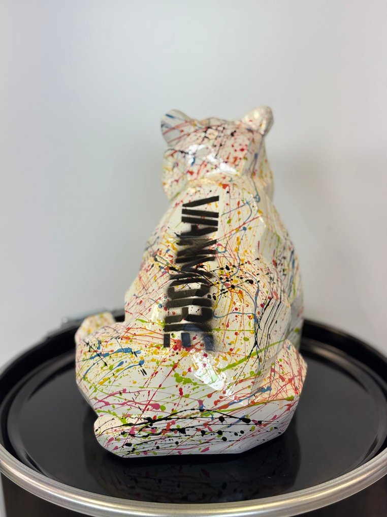 Rob VanMore - VANMORE Drip Bear #3.2