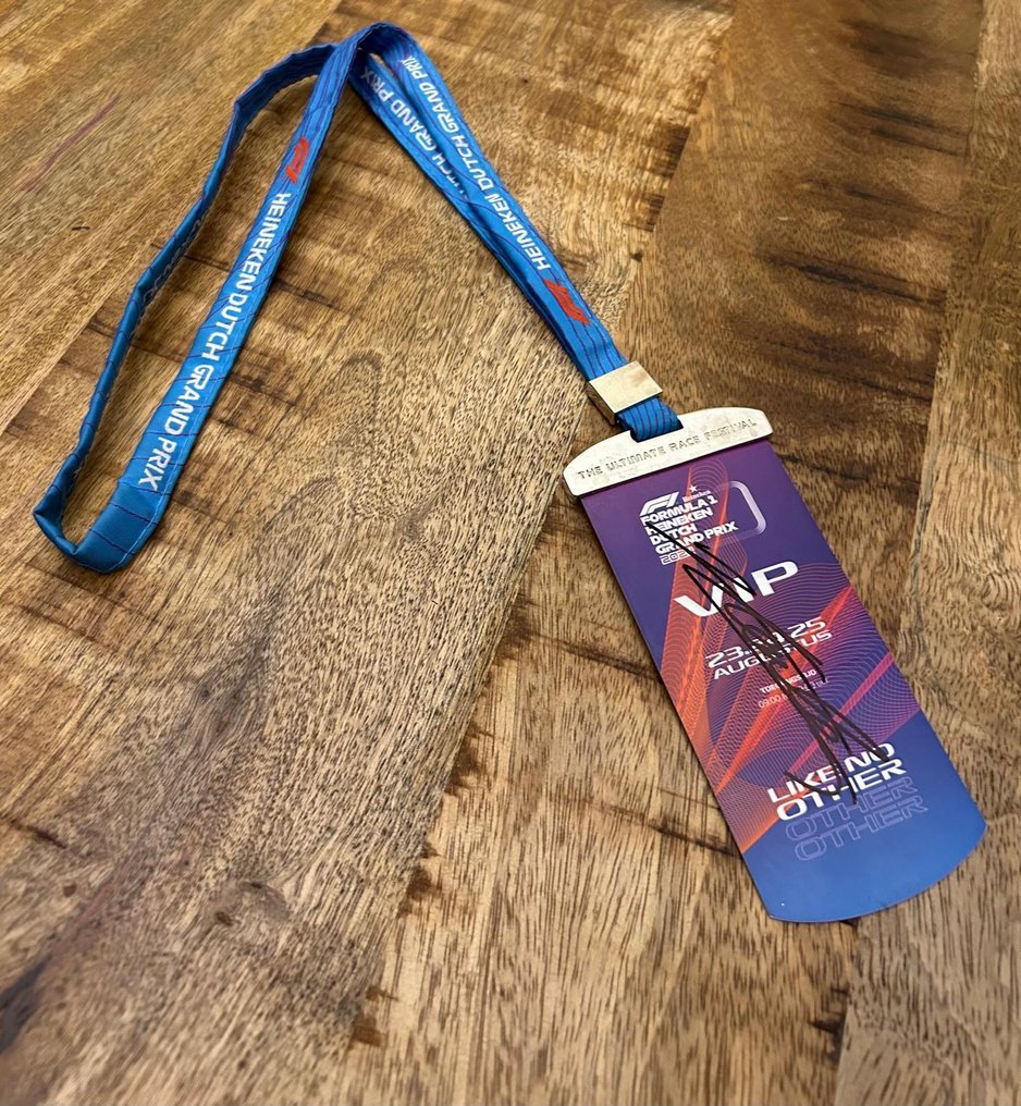 Ferrari - formule 1 - Charles Leclerc - 2024 - Vip Pas #4.3