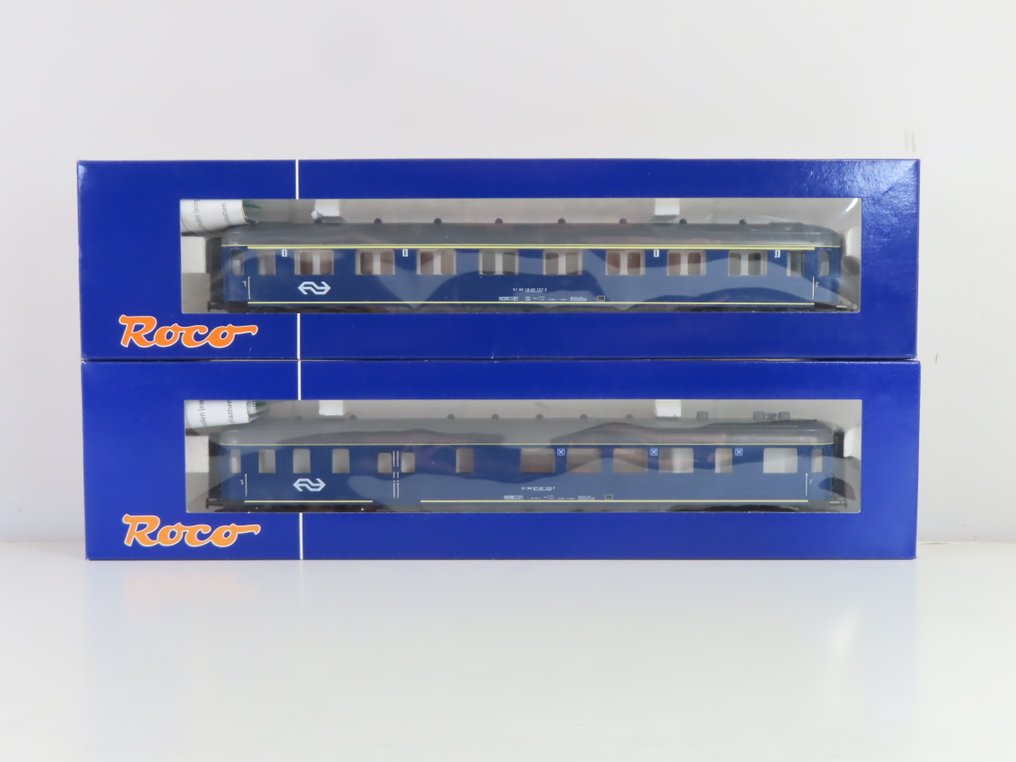 Roco H0 - 44242/44297 - Model train passenger carriage (2) - Four-axle express train carriages 'Plan D' first class and restoration. - NS #3.2