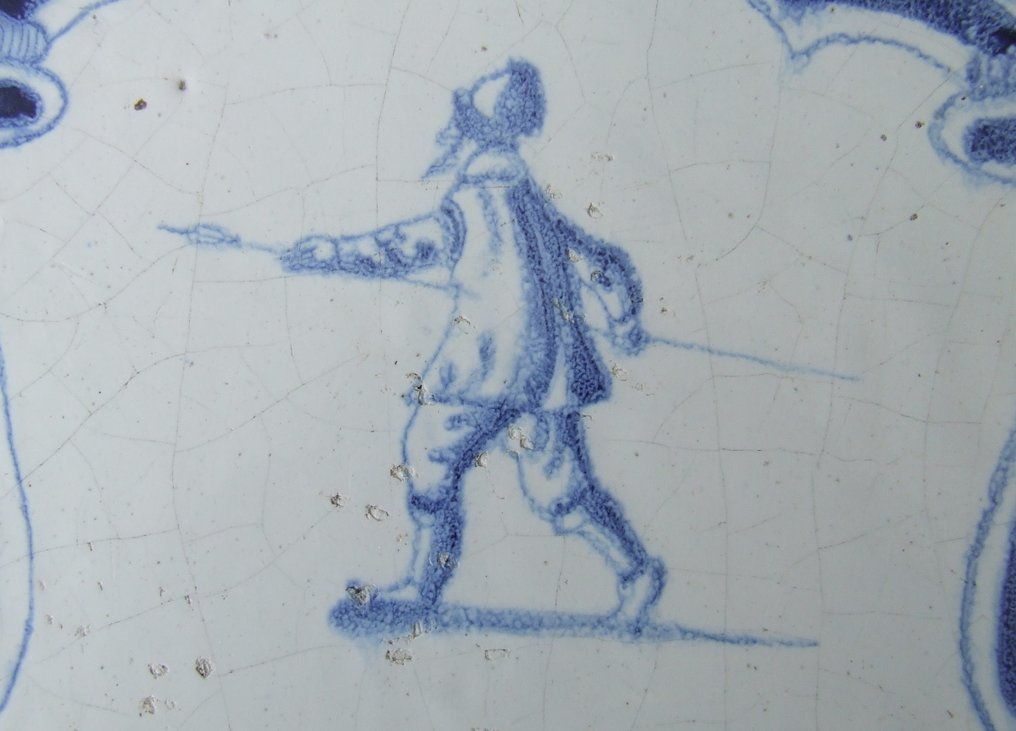  Tile - Rare gate tile with pinnacled figure. - 1650-1700  #1.0