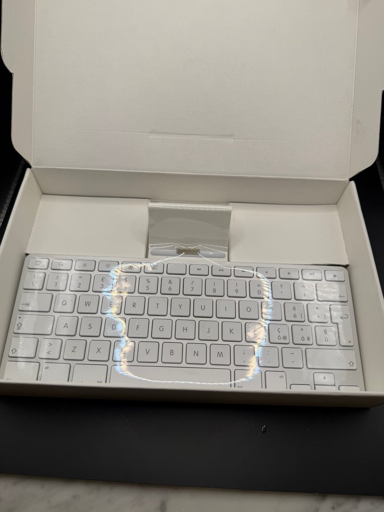 Apple - iPad Keyboard Dock iPod #1.0