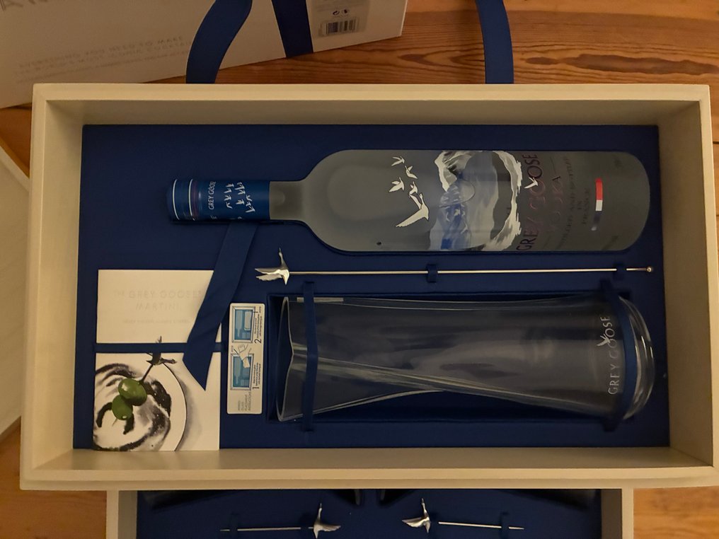 Grey Goose - Grey Goose Gift Set  - b. 2010s - 70cl #2.1