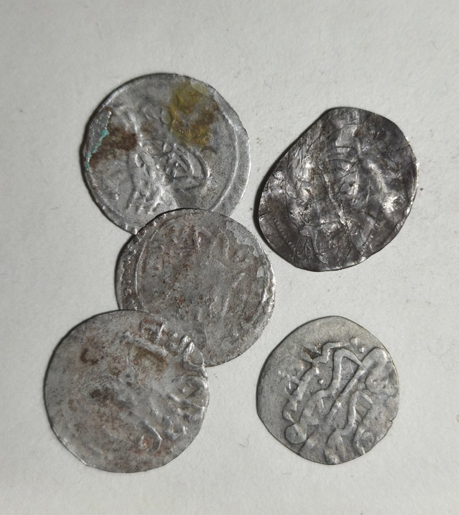 Islamic coins. Lot of 7 coins (6 x silver, 1 bronze), including Ottoman and Medieval, all to be attributed  (No reserve price) #3.2