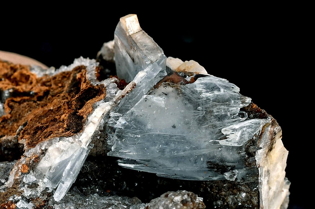 High quality blue baryte from Morocco - Height: 8 cm - Width: 6.2 cm- 151 g #3.2