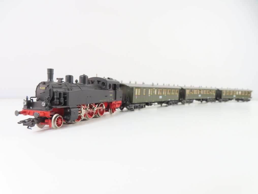 Märklin H0 - 2865 - Modelleisenbahn (1) - 4-teiliges Set mit BR 75 und 3 Wagen der 2. / 3. Klasse, 3. Klasse. - DRG #1.0
