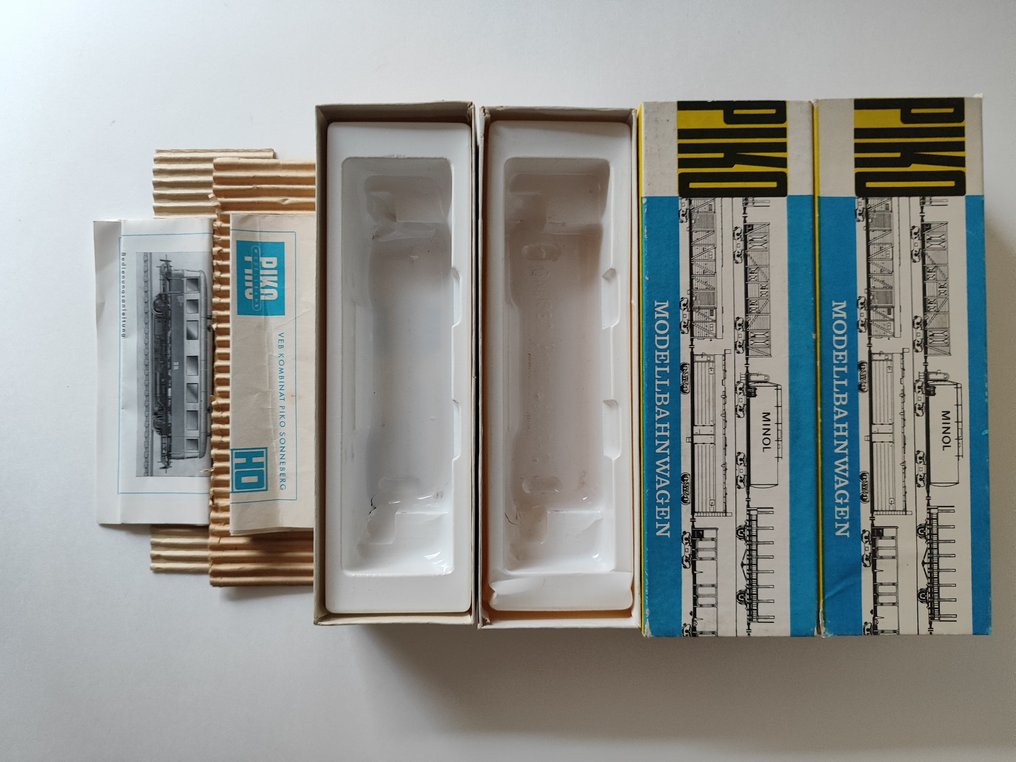 Piko H0 - Model kolejowy (2) - 2 samobieżne VT 135 - DB, DR (DDR) #4.3