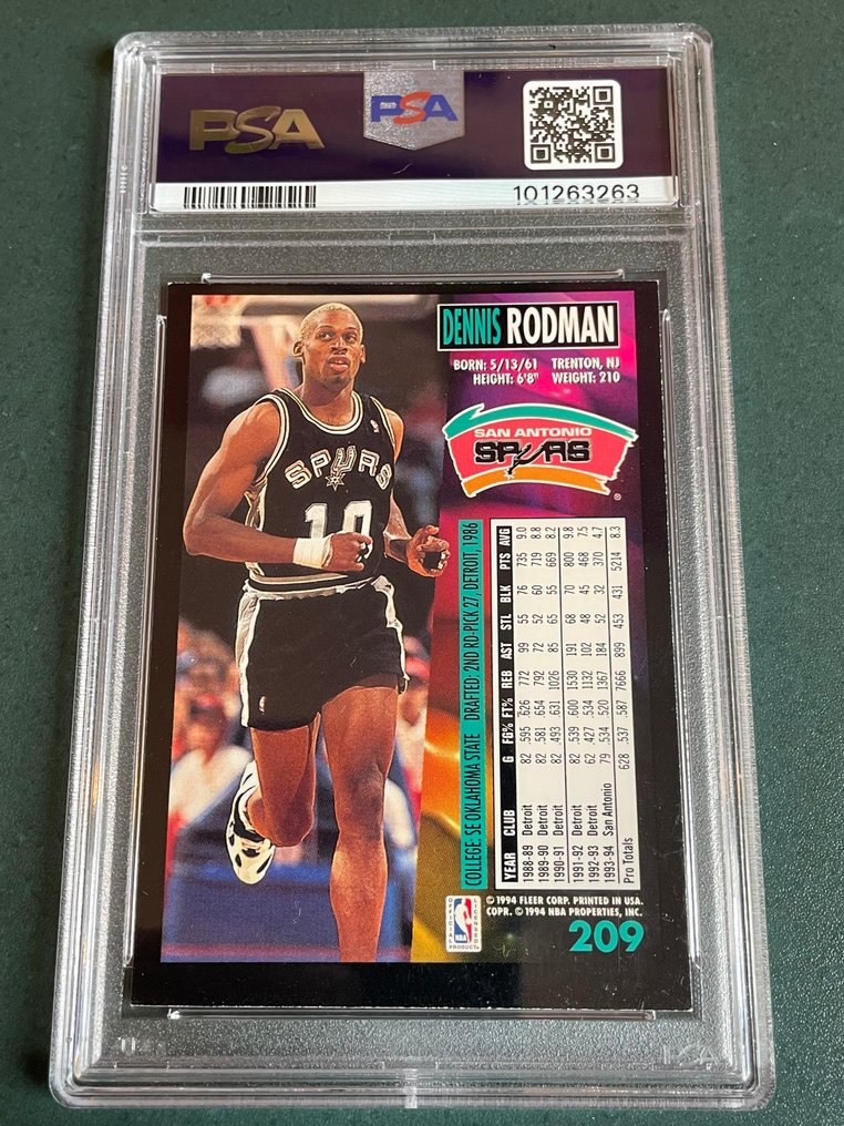 1994 Fleer Dennis Rodman #209 HAND SIGNED Autographed - PSA 8 - 1 Graded card #3.2