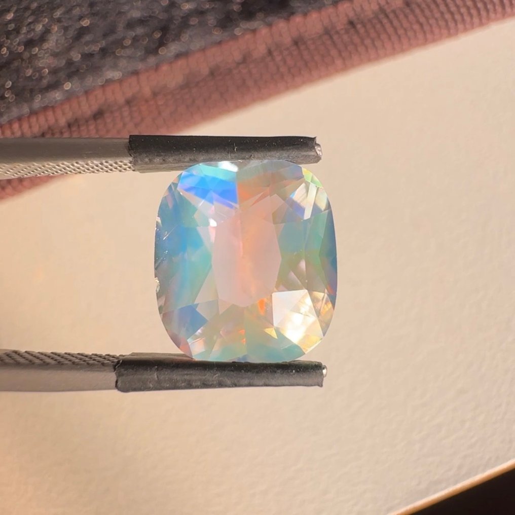 1 pcs  无色 月光石  - 5.33 ct - 国际有色宝石协会（ICA GemLab） - 彩虹月长石 #3.2