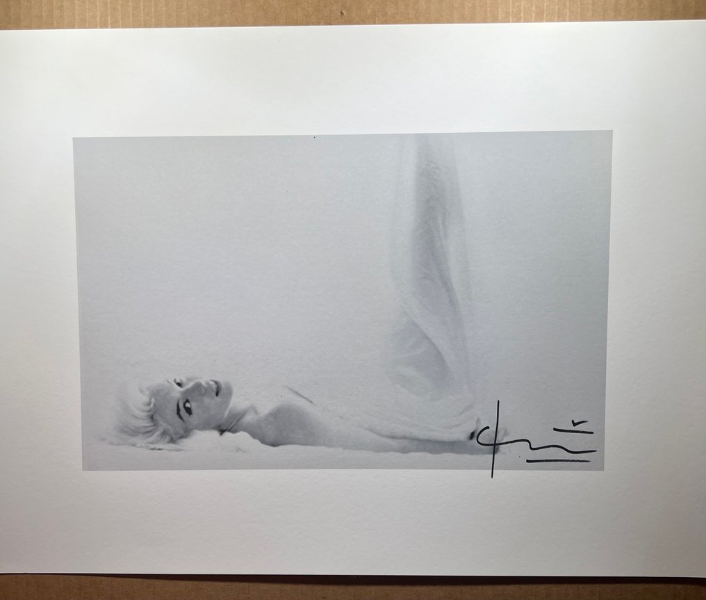 Bert Stern (1929–2013) - Famous Marilyn Monroe "Tornado" on the bed #2.1