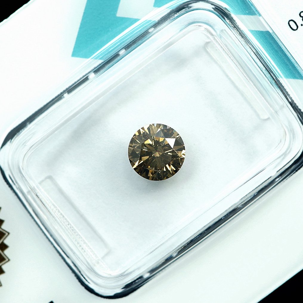 没有保留价 - 1 pcs 钻石  (天然色彩的)  - 0.82 ct - 圆形 - Fancy intense 稍帶棕色的 黄色 - I2 内含二级 - 国际宝石研究院（IGI） #3.2