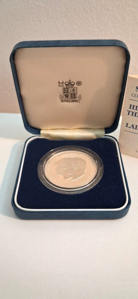 United Kingdom. Commemorative coin Émission commémorative (mariage Charles & Diana) / 1981  (No reserve price) #2.1