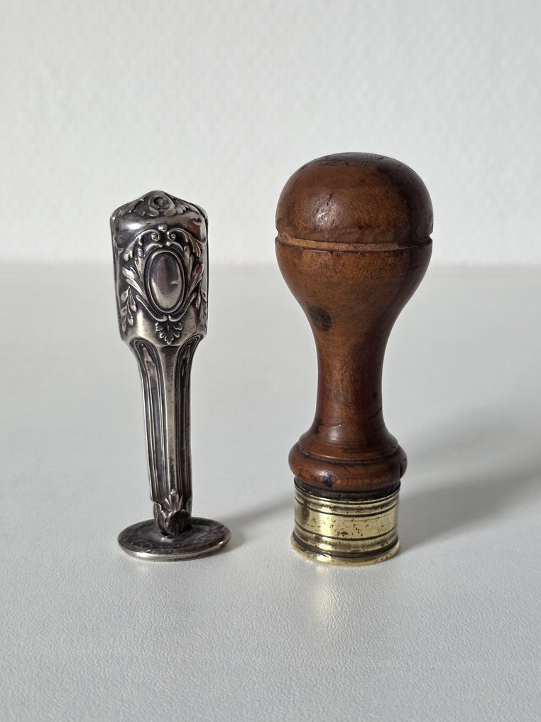 2 Sigilii de lac, detaliat, argint 835 și lemn - aproximativ 1900.  (Fără preț de rezervă) #1.0