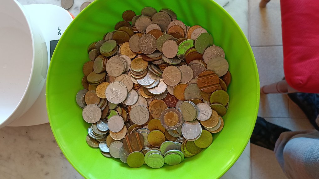 Κόσμος. Grande lotto di oltre 4 kg comprendente:  (χωρίς τιμή ασφαλείας) #1.0