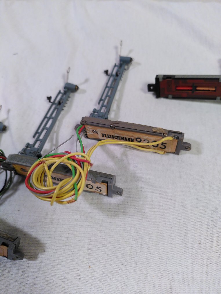 Fleischmann N - 9205, 9200 - Φωτεινοί σηματοδότες (5) - 4 κύρια και 1 προειδοποιητικό σήμα #4.3