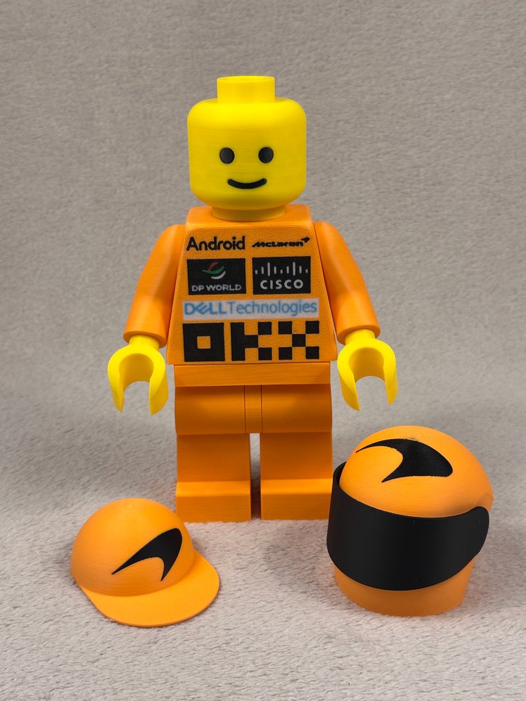 Lego MOC (Δική μου δημιουργία) - McLaren Team Man #1.0