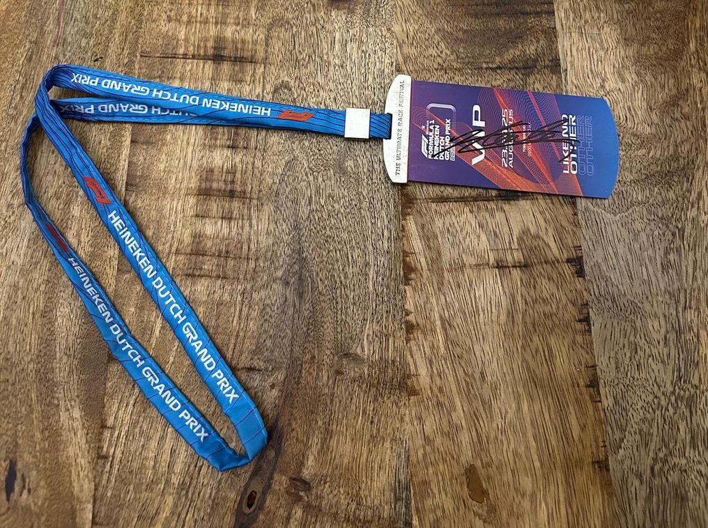 Ferrari - formule 1 - Charles Leclerc - 2024 - Vip Pas #2.1