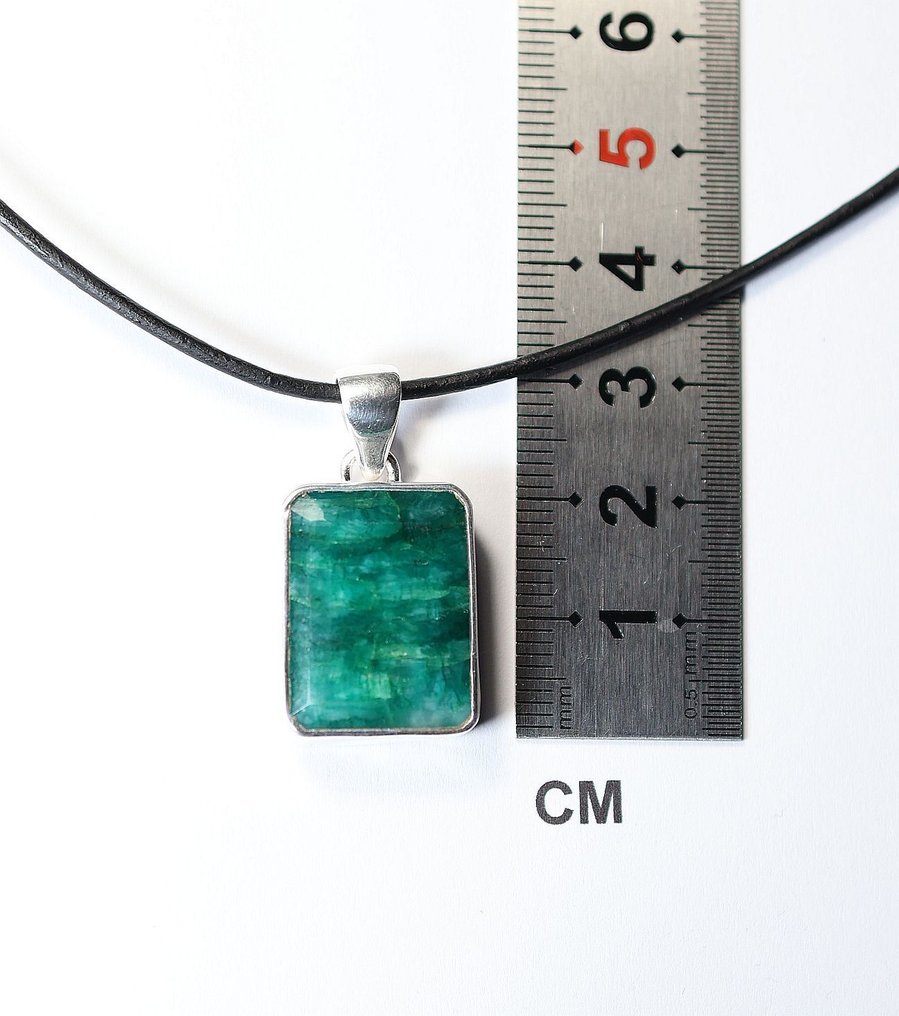 Smaragdi Riipus / uusi- 8.1 g - (1) #4.3