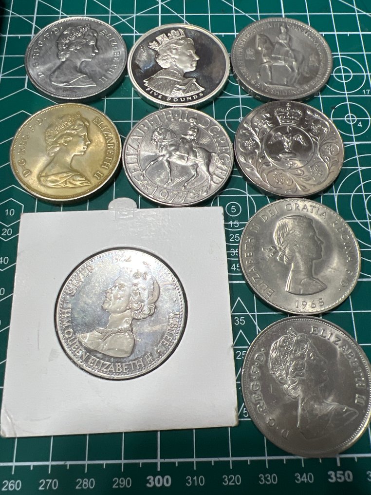 Yhdistynyt kuningaskunta. Lot of 9 coins 1947 - 2002 / Elisabeth II (Ei pohjahintaa) #1.0
