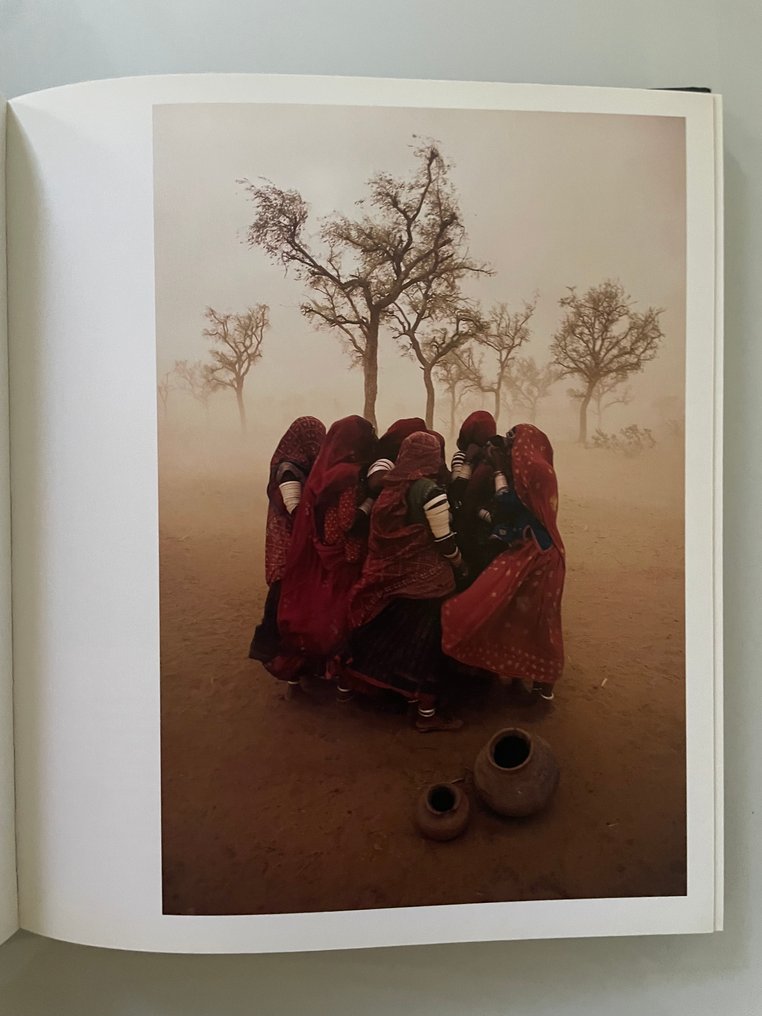 Signed; Steve McCurry - Steve McCurry - 2005 #2.1