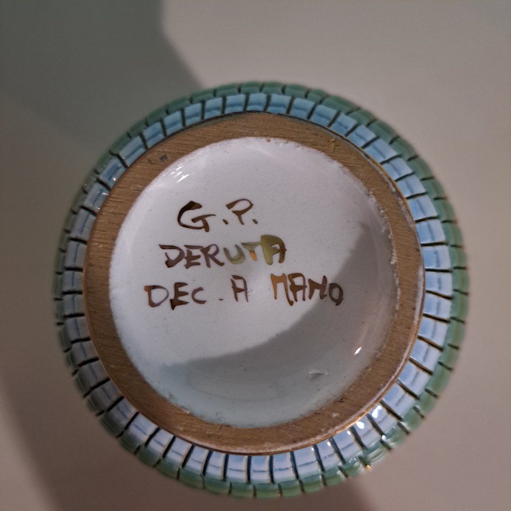 Deruta-Gialletti G.P. - Pitcher (5) - Majolica, with Zecchino gold (24 KT) #1.0