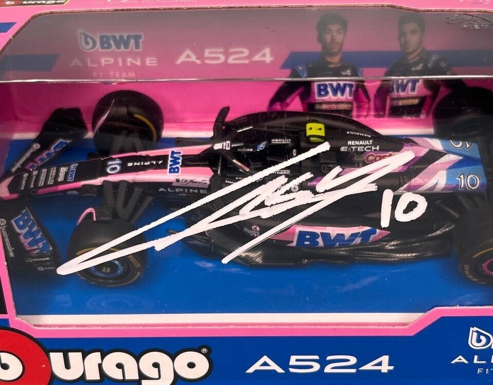Alpine F1 - Scale 1:43 - A524 - Pierre Gasly Autographed - Skala 1/43 modelbil  #2.1