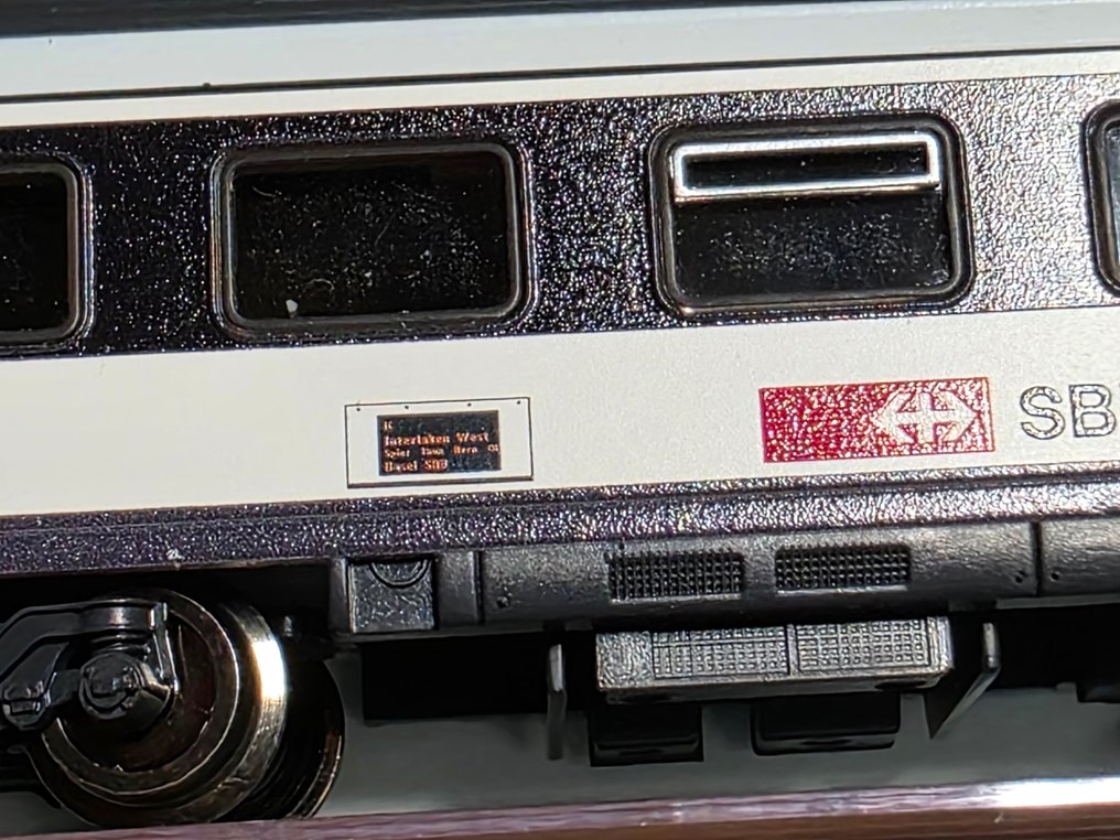 Fleischmann N - 890205, 890320 - Ensemble de wagons de passagers pour trains miniatures (2) - Deux wagons intercity suisses - SBB #1.0