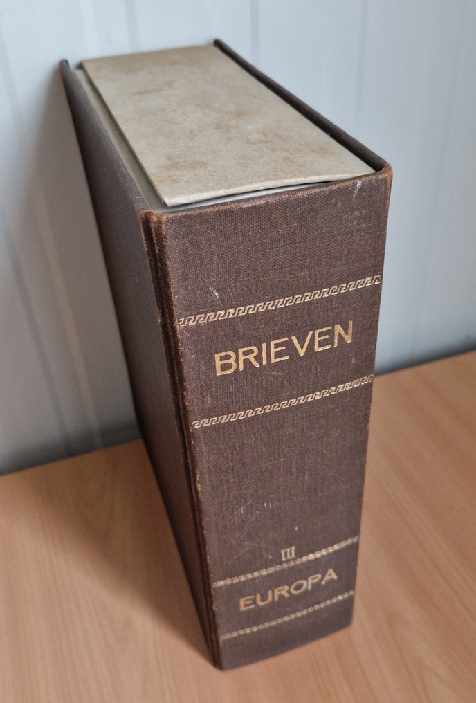 歐洲 1925/1991 - 独特：约130个古老、稀有且美丽的贴有邮票的封面，装在带印刷的原装存储盒中。 #1.0