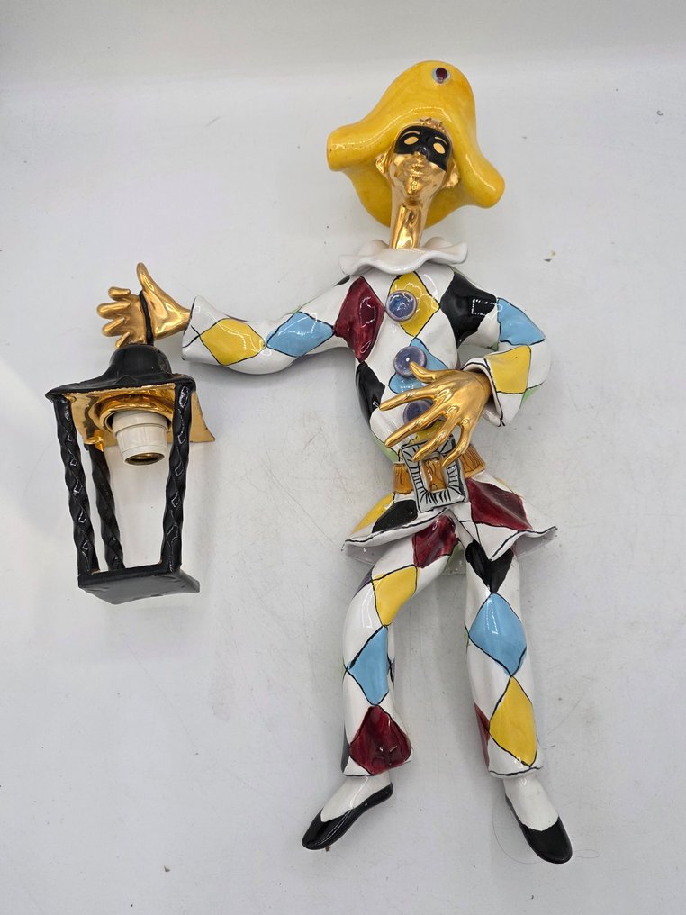 Απλίκα τοίχου - arlequin - Κεραμικό - Επιτοίχιο κέντημα των δεκαετιών του 1950 που απεικονίζει τον Αρλεκίνο #1.0