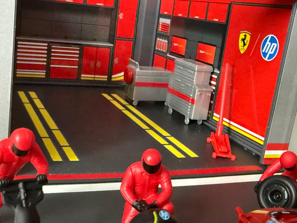 Bburago 1:43 - Model car - Scuderia Ferrari SF-24 #4.3